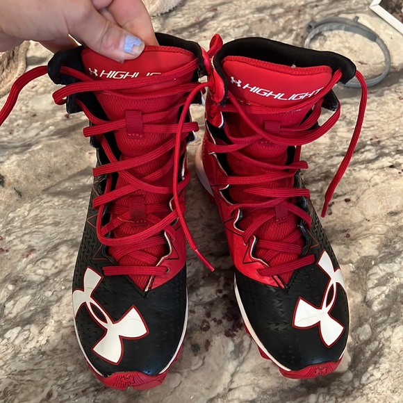 Boys under armour cleats - Picture 2 of 4